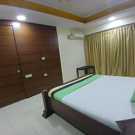 Blossoms Room The Plaza-Luxury Collection- Lakdikapul Haiderabad Buitenkant foto