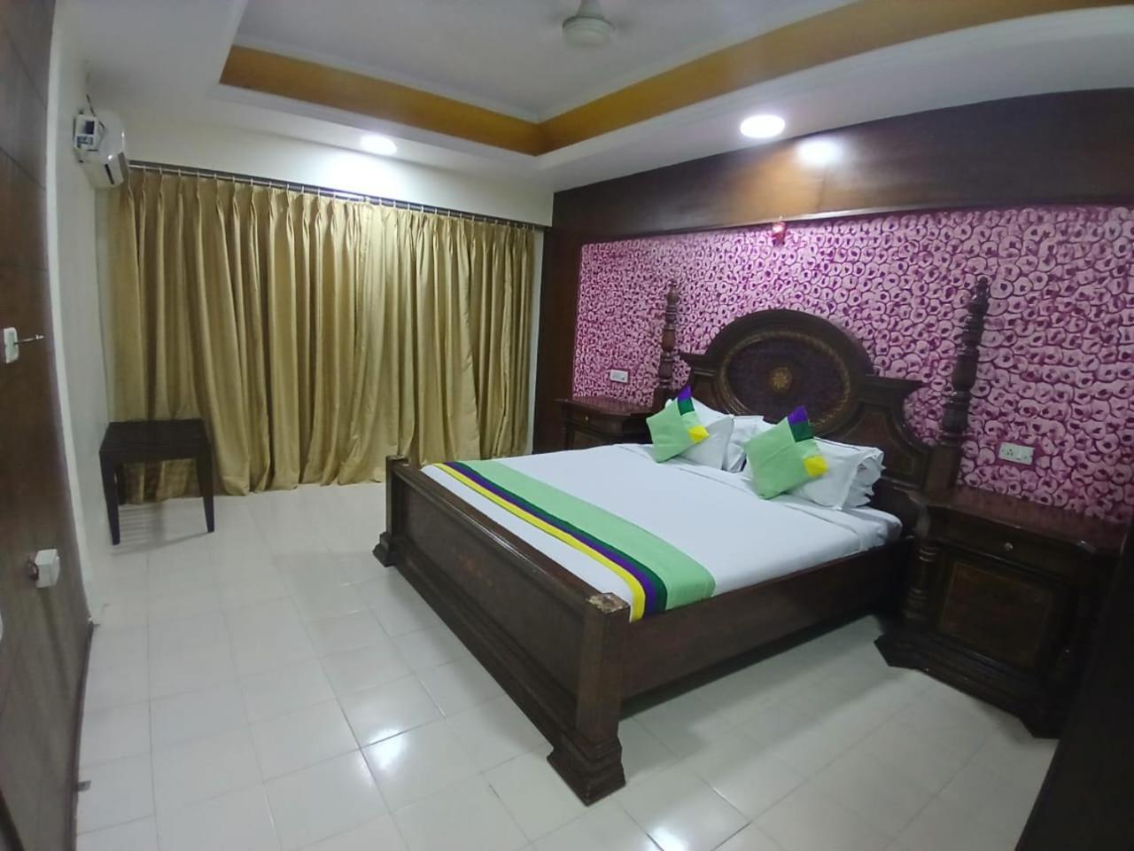 Blossoms Room The Plaza-Luxury Collection- Lakdikapul Haiderabad Buitenkant foto