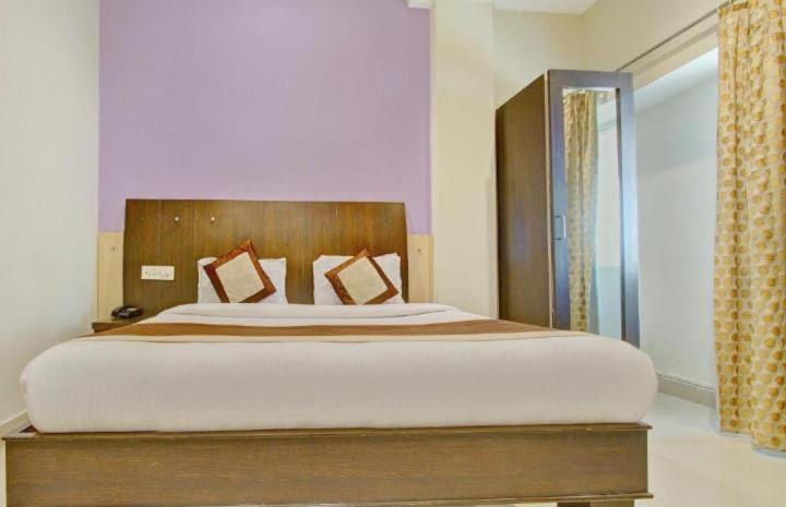 Blossoms Room The Plaza-Luxury Collection- Lakdikapul Haiderabad Buitenkant foto